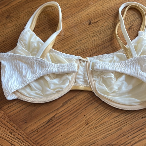 Tara Grinna designer 2pc swim suit. Gold/white.underwire lined bra32-36D. 6/8bot - Picture 3 of 9
